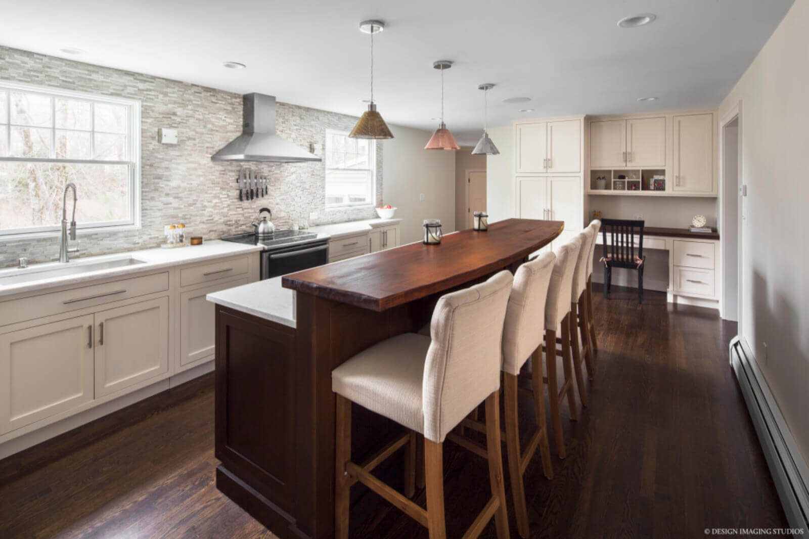Why You Should Work With an Interior Designer and Home Remodeler